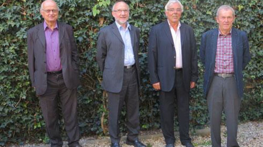 De gauche à droite, François Haquin, Jack Massé, Gérard Eyriès et Yves Clément, membres de l'association Résonnances, expliquent : « L'agriculture passionne les français, mais les questionne aussi. » © M. COISNE De gauche à droite, François Haquin, Jack Massé, Gérard Eyriès et Yves Clément, membres de l'association Résonnances, expliquent : « L'agriculture passionne les français, mais les questionne aussi. » © M. COISNE