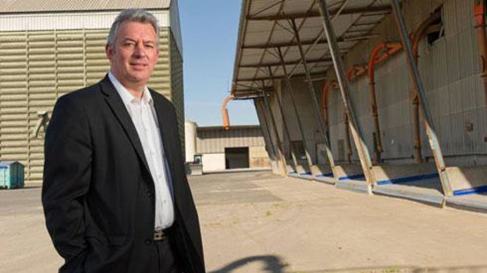 Dirigée par Guillaume Leclercq (en photo), la Cabep devrait fusionner avec sa voisine la coopérative de Bonneval, dirigée par Guillaume Rivet, et peser ainsi plus de 150 millions d'euros de chiffre d'affaires. © YANN CAINJO Dirigée par Guillaume Leclercq (en photo), la Cabep devrait fusionner avec sa voisine la coopérative de Bonneval, dirigée par Guillaume Rivet, et peser ainsi plus de 150 millions d'euros de chiffre d'affaires. © YANN CAINJO