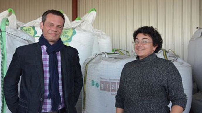 Matthieu Pissier, nouveau gérant de l'entreprise Ripert, est à la tête d'une équipe d'une dizaine de commerciaux, dont Muriel Massot fait partie. © A. RICHARD Matthieu Pissier, nouveau gérant de l'entreprise Ripert, est à la tête d'une équipe d'une dizaine de commerciaux, dont Muriel Massot fait partie. © A. RICHARD