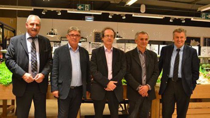 Jean-François Renoux, président d'Arterris (à gauche), Gérard Pargade, vice-président de Vivadour, Jean-Claude Peyrecave, président de Val de Gascogne, Pierre Lafragette, président de Fermes de Figeac, et Thierry Blandinières, directeur général de l'union InVivo, lors de l'inauguration le 30 octobre. © F. JACQUEMOUD