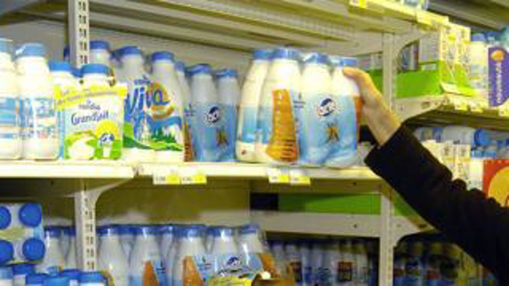 Selon l’enquête Opinionway, 72 % des parents ont diminué ou arrêté la viande rouge. Pour le lait de consommation, ils ne sont que 39 %, les fromages, 29 %, et les yaourts 25 %.