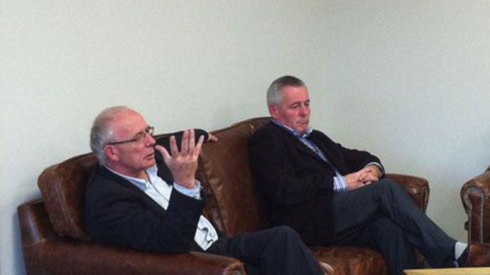 Frédéric Carré, président du groupe Carré (à droite) et Johann Loobuyck, directeur général : « Il est possible d'améliorer le taux de protéines des blés, en gérant plus précisément les apports d'azote. » Frédéric Carré, président du groupe Carré (à droite) et Johann Loobuyck, directeur général : « Il est possible d'améliorer le taux de protéines des blés, en gérant plus précisément les apports d'azote. »