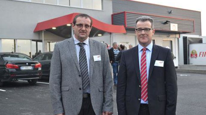 Joël Ferrand, président de Fipso (à gauche) et Patrick Le Foll ont inauguré la nouvelle salle de découpe de Fipso Industrie, le 25 novembre, à Morlaas (Pyrénées-Atlantiques). Joël Ferrand, président de Fipso (à gauche) et Patrick Le Foll ont inauguré la nouvelle salle de découpe de Fipso Industrie, le 25 novembre, à Morlaas (Pyrénées-Atlantiques).