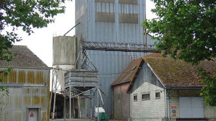 Le maillage des silos répartis sur tout le territoire permettra des allotements spécifiques. Au total, près de 45 000 tonnes de grains bio seront commercialisés. Le maillage des silos répartis sur tout le territoire permettra des allotements spécifiques. Au total, près de 45 000 tonnes de grains bio seront commercialisés.