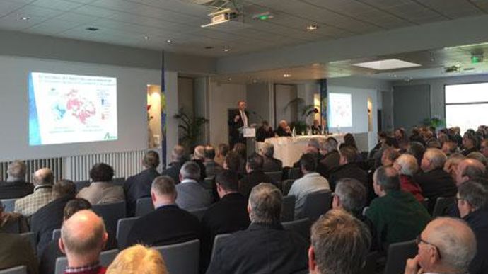 Les agriculteurs ont assisté nombreux à l'assemblée générale de La Flandre qui s'est déroulée le 3 décembre à Coudekerque-Village, dans le Nord. Les agriculteurs ont assisté nombreux à l'assemblée générale de La Flandre qui s'est déroulée le 3 décembre à Coudekerque-Village, dans le Nord.