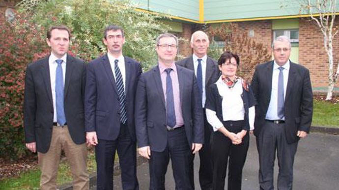 L'équipe dirigeante d'Unéal et du groupe Advitam, avec de gauche à droite, Laurent Bué, vice-président, Bertrand Hernu, président , Cédric Cogniez, DG, Luc Debucquois et Anne VandenBossche, vice-présidents et Bernard Bulcourt, DG adjoint. © B. CAILLIEZ L'équipe dirigeante d'Unéal et du groupe Advitam, avec de gauche à droite, Laurent Bué, vice-président, Bertrand Hernu, président , Cédric Cogniez, DG, Luc Debucquois et Anne VandenBossche, vice-présidents et Bernard Bulcourt, DG adjoint. © B. CAI