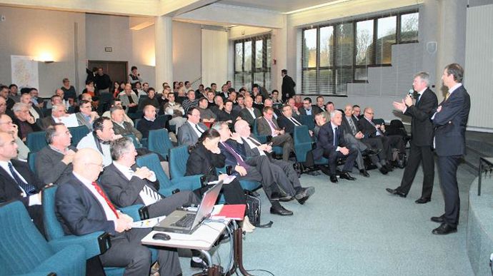 Le 7 décembre, lors de l'AG d'Agralys, Jean-François Loiseau, président de l'union Axéréal a réaffirmé la nécessité de n'avoir qu'une seule coopérative, près d'Orléans. Le 7 décembre, lors de l'AG d'Agralys, Jean-François Loiseau, président de l'union Axéréal a réaffirmé la nécessité de n'avoir qu'une seule coopérative, près d'Orléans.