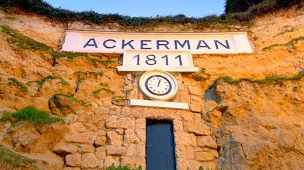 La Maison Ackerman, basée à Saumur (Maine-et-Loire), est spécialiste des vins à fines bulles. La Maison Ackerman, basée à Saumur (Maine-et-Loire), est spécialiste des vins à fines bulles. La Maison Ackerman, basée à Saumur (Maine-et-Loire), est spécialiste des vins à fines bulles. La Maison Ackerman, basée à Saumur (Maine-et-Loire), est spécialiste des vins à fines bulles.
