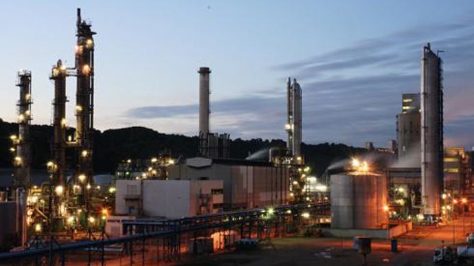 Le site de Grand-Quevilly, en Seine-Maritime (ci-dessus), et celui de Grandpuits, en Seine-et-Marne, forment l'outil industriel de GPN. © J. RAVERDY Le site de Grand-Quevilly, en Seine-Maritime (ci-dessus), et celui de Grandpuits, en Seine-et-Marne, forment l'outil industriel de GPN. © J. RAVERDY