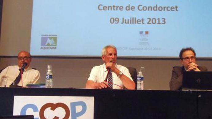 Jacques Weill et Jean-Pierre Raynaud, directeur et président de Coop de France Aquitaine, accompagnés de Philippe Moati, professeur d'économie à l'université Paris Diderot.© C. MANDRAUT Jacques Weill et Jean-Pierre Raynaud, directeur et président de Coop de France Aquitaine, accompagnés de Philippe Moati, professeur d'économie à l'université Paris Diderot.© C. MANDRAUT