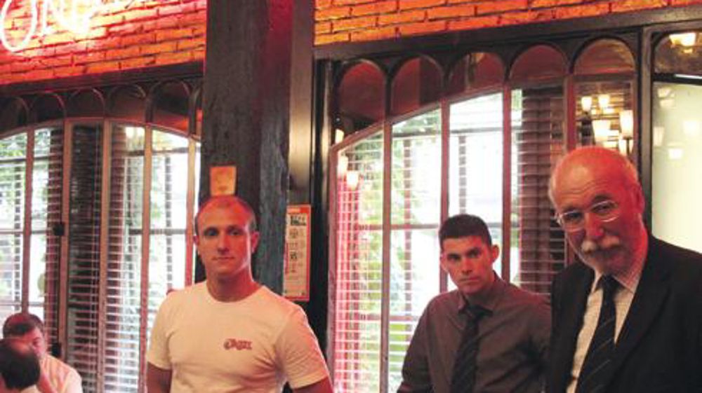 Nicolas Rosa (à droite) a présenté la stratégie des Malteries Soufflet vis-à-vis de la brasserie artisanale. A gauche, Jean-Philippe Malle, maître-brasseur chez O'Neil, et Xavier Dubois, responsable de la production de la malterie d'Arcis-sur-Aube. © R. FOURREAUX Nicolas Rosa (à droite) a présenté la stratégie des Malteries Soufflet vis-à-vis de la brasserie artisanale. A gauche, Jean-Philippe Malle, maître-brasseur chez O'Neil, et Xavier Dubois, responsable de la production de la malterie d'Arc