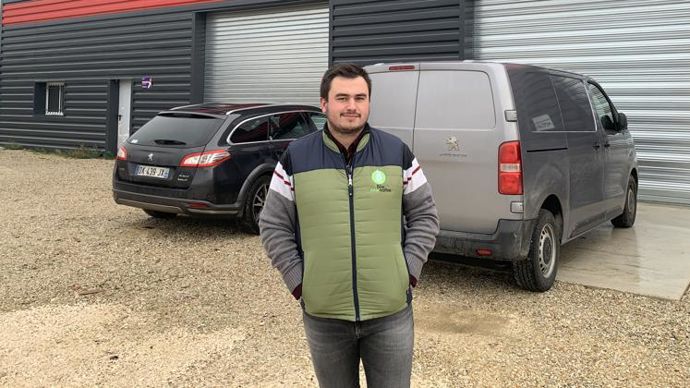 Paul Bidaut, DG de Brie Alternative à Nangis, aide un jeune étudiant dans sa recherche de stage, la préparation aux entretiens… et l’appelle une fois par semaine « pour prendre de ses nouvelles, savoir si tout se passe bien pour ses cours et comment il avance ». © R. FOURREAUX