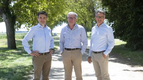 Paul-Yves L’Anthoën, directeur général d’Axéréal (à g.), Jean-François Loiseau, le président, et Jérôme Bos, « monsieur filières » (à dr.), lors des rencontres agronomiques Axéréal 2021. © AXÉRÉAL