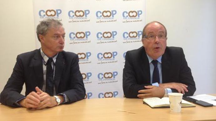 « On a devant nous un champ de croissance incroyable, mais nous sommes plutôt dans un processus de baisse des volumes de productions », constate amèrement Philippe Mangin, président de Coop de France (à droite) au côté de son directeur, Yves Le Morvan. © C. QUEHEILLE « On a devant nous un champ de croissance incroyable, mais nous sommes plutôt dans un processus de baisse des volumes de productions », constate amèrement Philippe Mangin, président de Coop de France (à droite) au côté de son direct