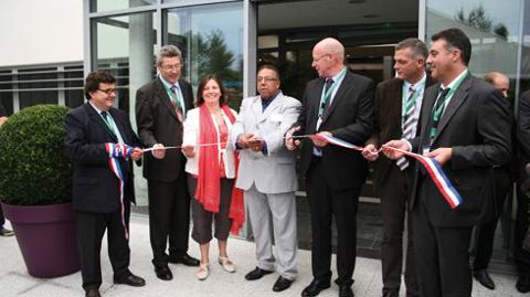 Martin Migonney, directeur de Noriap (2e à gauche) et Jean-François Gaffet, président, entourent lors de l'inauguration, le président et la directrice d'Atmo-Picardie, association accueillie dans les nouveaux locaux de la coopérative. © B. CAILLIEZ Martin Migonney, directeur de Noriap (2e à gauche) et Jean-François Gaffet, président, entourent lors de l'inauguration, le président et la directrice d'Atmo-Picardie, association accueillie dans les nouveaux locaux de la coopérative. © B. CAILLIEZ