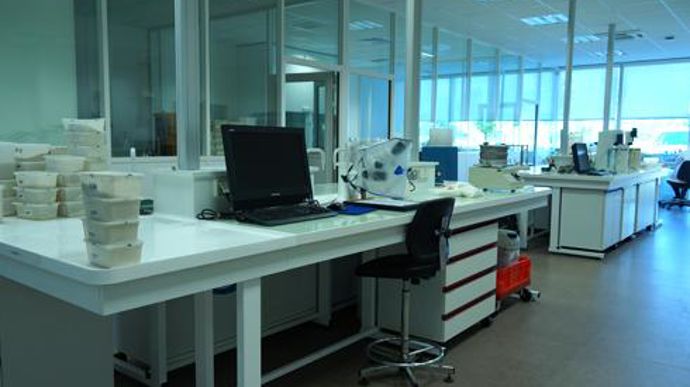 La surface du laboratoire a été augmentée de 50 % : 600 m2, dont 90 m² dédiés à la boulangerie, permettant un développement de l'activité formation sur la panification et sur la qualité du blé. © SCAEL La surface du laboratoire a été augmentée de 50 % : 600 m2, dont 90 m² dédiés à la boulangerie, permettant un développement de l'activité formation sur la panification et sur la qualité du blé. © SCAEL La surface du laboratoire a été augmentée de 50 % : 600 m2, dont 90 m² dédiés à la boulangerie, permettant un développement de l'activité formation sur la panification et sur la qualité du blé. © SCAEL La surface du laboratoire a été augmentée de 50 % : 600 m2, dont 90 m² dédiés à la boulangerie, permettant un développement de l'activité formation sur la panification et sur la qualité du blé. © SCAEL