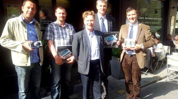 De gauche à droite : Fabien Pinot de Caussades semences, Laurent Sébastien de Gustave Muller, Thierry Momont du Gnis, Jean-François Poupet, TC, et Thierry Berger, directeur communication du groupe Soufflet, lors de la remise des prix le 26 septembre dernier à Paris. © GNIS De gauche à droite : Fabien Pinot de Caussades semences, Laurent Sébastien de Gustave Muller, Thierry Momont du Gnis, Jean-François Poupet, TC, et Thierry Berger, directeur communication du groupe Soufflet, lors de la remise d
