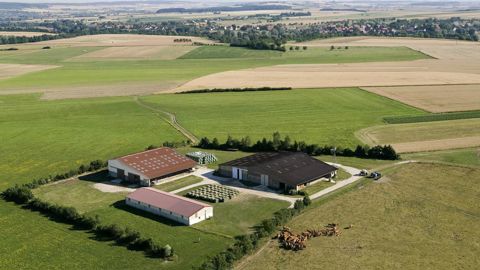 Pour accueillir un point relais, l’agriculteur doit avoir un espace de stockage couvert, du matériel pour assurer la logistique et une journée de libre. © C. THIRIET