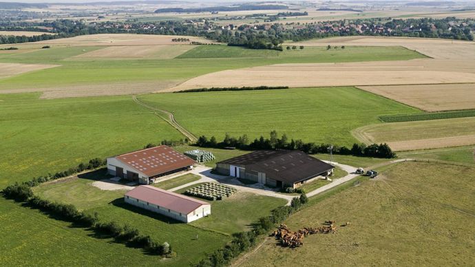 Pour accueillir un point relais, l’agriculteur doit avoir un espace de stockage couvert, du matériel pour assurer la logistique et une journée de libre. © C. THIRIET