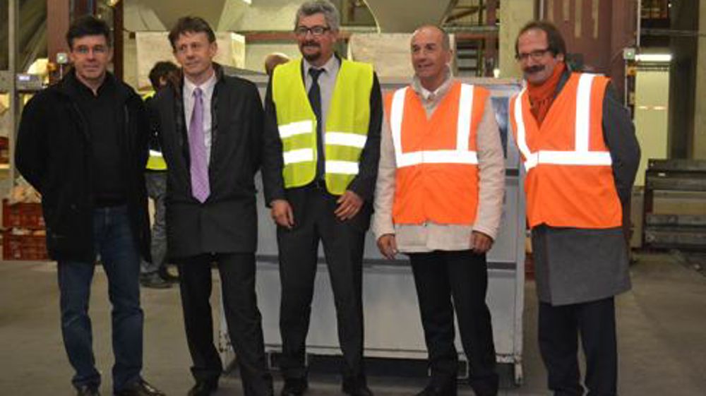 De gauche à droite, Alain Dousse, producteur de maïs, récompensé par l'entreprise, Jean-Marc Bouvier, directeur semences et distribution d'Arterris, Régis Serres, président délégué d'Arterris, Pierre Frantz, directeur général de KWS Maïs France et Dirk Augustin, manager de KWS. © F. JACQUEMOUD 