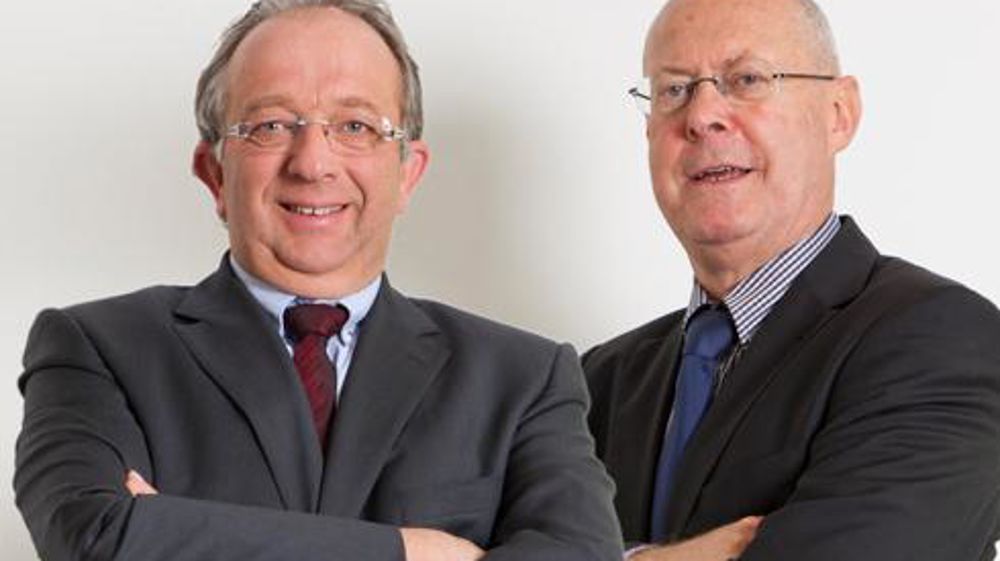 Pierre Guez (à droite), directeur général, et Marc Patriat, président de Dijon céréales, souhaitent faire de la Bourgogne une région productrice de blés grands crus, tout en réduisant au mimimum l'impact de l'agriculture sur l'environnement. Pierre Guez (à droite), directeur général, et Marc Patriat, président de Dijon céréales, souhaitent faire de la Bourgogne une région productrice de blés grands crus, tout en réduisant au mimimum l'impact de l'agriculture sur l'environnement.