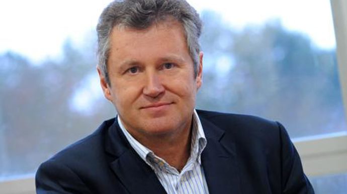 L'ancien DG de Maïsadour, Thierry Blandinières a repris les rênes d'InVivo qui affiche un chiffre d'affaires de 6,1 milliards d'euros, en progression de 8,3 %, et porté à 42 % par l'international. L'ancien DG de Maïsadour, Thierry Blandinières a repris les rênes d'InVivo qui affiche un chiffre d'affaires de 6,1 milliards d'euros, en progression de 8,3 %, et porté à 42 % par l'international.