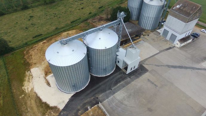 À Sépeaux, dans l’Yonne, un nouveau silo de 10 000 t est opérationnel depuis la moisson.