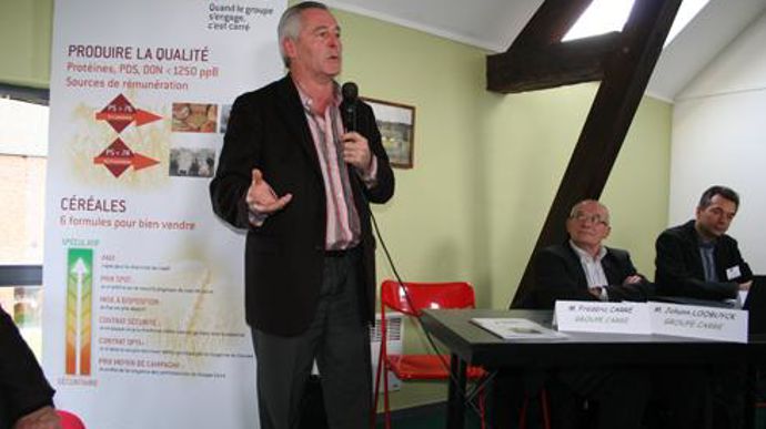 « L'essentiel de notre croissance se fera en Picardie », a annoncé Frédéric Carré, PDG du groupe Carré, à ses clients agriculteurs réunis à Preux-au-Sart, près de Valenciennes, dans le Nord. © B. CAILLIEZ « L'essentiel de notre croissance se fera en Picardie », a annoncé Frédéric Carré, PDG du groupe Carré, à ses clients agriculteurs réunis à Preux-au-Sart, près de Valenciennes, dans le Nord. © B. CAILLIEZ