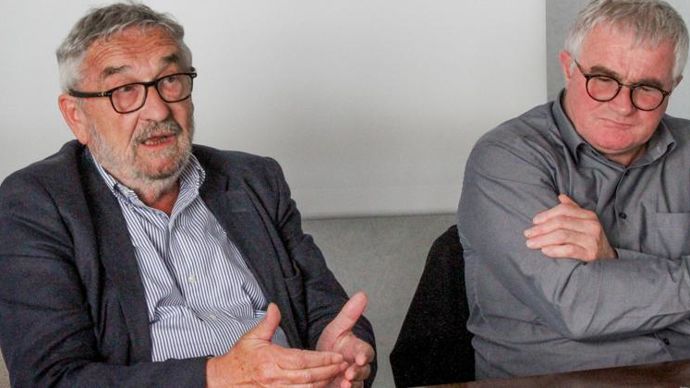 « Nous allons pouvoir revenir sur des dossiers offensifs », rassurait le DG de MLC, Jean-François Fortin (à g.), au côté de son président Christophe Levavasseur, le 18 septembre au siège de la coopérative, à Sottevast dans la Manche. © A. DUFUMIER