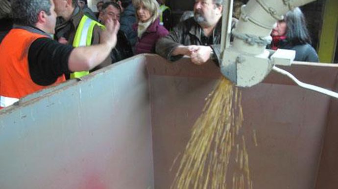 Le 28 janvier, les entrepreneurs et les élus de Reignac-sur-Indre ont visité Centre Sem qui affiche un chiffre d'affaires de 41 millions d'euros, en hausse de près de 15 % en un an. © LA NOUVELLE REPUBLIQUE/PIERRE CALMEILLES Le 28 janvier, les entrepreneurs et les élus de Reignac-sur-Indre ont visité Centre Sem qui affiche un chiffre d'affaires de 41 millions d'euros, en hausse de près de 15 % en un an. © LA NOUVELLE REPUBLIQUE/PIERRE CALMEILLES