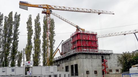 Le chantier de construction de l’unité 3 de production de poudre de lait infantile de la coopérative d’Isigny, qui a démarré en mars 2019, sera finalisé fin 2020. © A. DUFUMIER