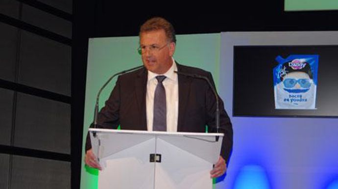 « Concernant les biocarburants de 2e génération, nous voulons bien relever le défi, mais il nous faut un cadre précis avec une vision à long terme et un soutien aux investissements industriels », prévient Olivier de Bohan, président de Cristal Union, échaudé par la baisse des objectifs d'incorporation des biocarburants. © C. URVOY « Concernant les biocarburants de 2e génération, nous voulons bien relever le défi, mais il nous faut un cadre précis avec une vision à long terme et un soutien aux in