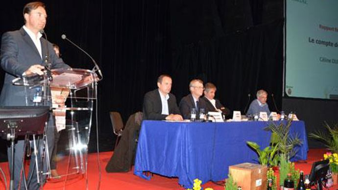 Franck Malinowski, directeur de la branche boissons du groupe Agrial : « La marque Sunny Delight va nous permettre d'améliorer notre position concurrentielle au rayon frais avec 10 à 15 % de part de marché. » © J.-C. BALLANDONNE Franck Malinowski, directeur de la branche boissons du groupe Agrial : « La marque Sunny Delight va nous permettre d'améliorer notre position concurrentielle au rayon frais avec 10 à 15 % de part de marché. » © J.-C. BALLANDONNE