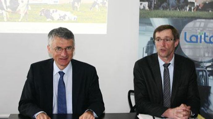 Christian Couilleau, directeur général de Laïta, et son président, Dominique Chargé, ont annoncé que « cet investissement exceptionnel » vise à gagner des marchés exigeants en termes de qualité et de sécurité des aliments, en France, en Europe et à l'international, notamment en Asie. © I. LEJAS Christian Couilleau, directeur général de Laïta, et son président, Dominique Chargé, ont annoncé que « cet investissement exceptionnel » vise à gagner des marchés exigeants en termes de qualité et de sécu