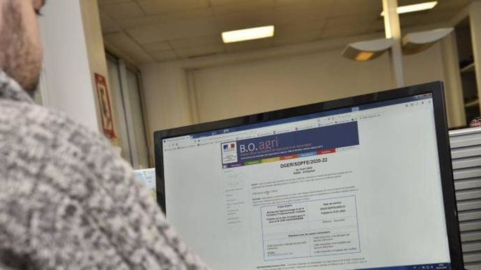 Telle que rédigée, la note obligerait les entreprises ayant choisi la vente à reformer tous les TC titulaires d’un Certiphyto conseil. © C. FAIMALI