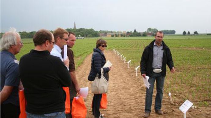 Cette année, Agora a accueilli ses adhérents sur une plate-forme unique de 10 hectares et a fait le choix de travailler avec l'appui de plusieurs partenaires. © B. CAILLIEZ Cette année, Agora a accueilli ses adhérents sur une plate-forme unique de 10 hectares et a fait le choix de travailler avec l'appui de plusieurs partenaires. © B. CAILLIEZ