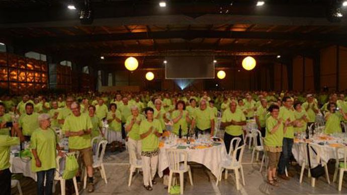 Une grande soirée réunissant plus de 1 600 personnes, salariés et agriculteurs, a clôturé la journée du 13 juin. Une grande soirée réunissant plus de 1 600 personnes, salariés et agriculteurs, a clôturé la journée du 13 juin.