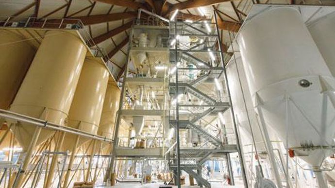 Les Moulins Decollogne, à Aiserey, en Côte-d'Or, sont spécialisés en bio.  Les Moulins Decollogne, à Aiserey, en Côte-d'Or, sont spécialisés en bio. 