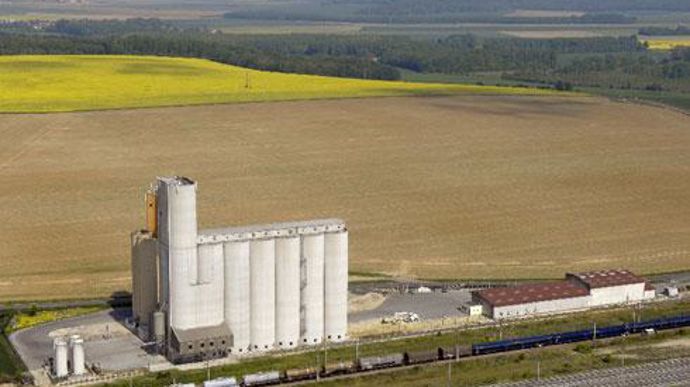 Valfrance expédiera 32 000 tonnes de céréales par an par voie ferroviaire vers Rouen depuis ses cinq silos embranchés sur le rail, dont celui de Nanteuil-le-Haudouin, dans l'Oise. Valfrance expédiera 32 000 tonnes de céréales par an par voie ferroviaire vers Rouen depuis ses cinq silos embranchés sur le rail, dont celui de Nanteuil-le-Haudouin, dans l'Oise.