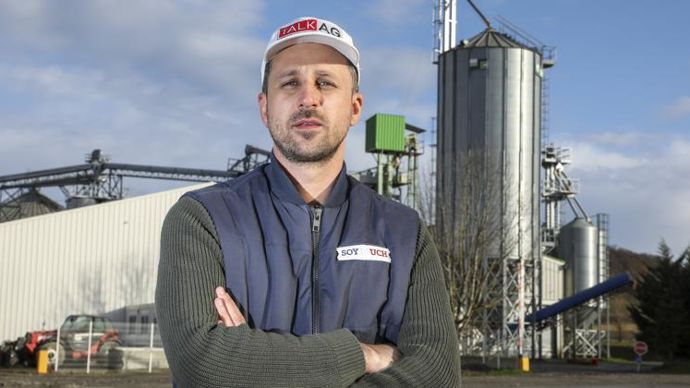 Paul Bousin, DG des Silos du Touch, à Pouy-de-Touges (Haute-Garonne), lance cette semaine une campagne de recrutement sur les réseaux sociaux pour son appli gratuite TalkAG, une plateforme de discussion sur des thèmes agricoles. © L. LECARPENTIER