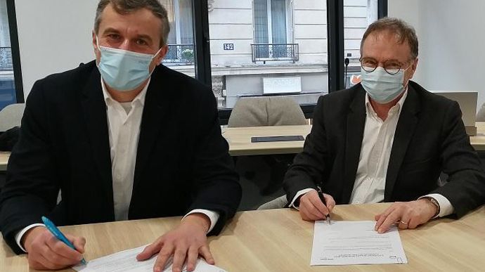 Éric Pommageot, secrétaire général d’Ocapiat (à g.), et Dominique Braoudé, président d’Ocapiat, font le point sur le FNE-Formation, particulièrement brigué par les coopératives et négoces depuis son assouplissement le 1er juillet 2021.