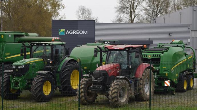 La filiale de Terrena, Agréom, est le distributeur exclusif de la marque John Deere en Loire-Atlantique, Maine-et-Loire et dans les Deux-Sèvres, avec 9 agences (ici, le site de Beaufort-en-Anjou). © A. MABIRE
