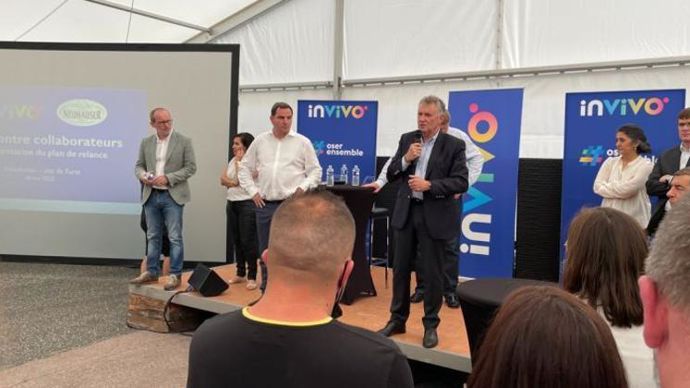 Thierry Blandinières, DG d’InVivo, est venu à la rencontre des organisations syndicales et de l’ensemble du personnel au siège de Neuhauser, à Folschviller (Moselle), mercredi 18  mai. © INVIVO