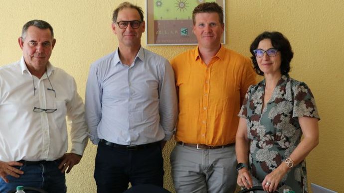 « Nous ne manquerons pas de semences pour les semis de l’automne 2022 et du printemps 2023, nous sommes par contre plus inquiets pour les années suivantes », a déploré Thomas Bourgeois, président de la Fnams (2e à dr.), aux côtés de Jean-Albert Fougereux, directeur technique (à g.), Laurent Miché, vice-président, et Anne Gayraud, directeur administratif et affaires syndicales. © B. CAILLIEZ