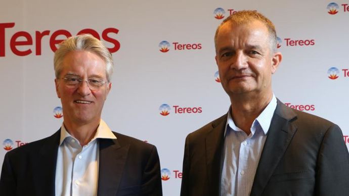 Ludwig de Mot, directeur général de Tereos (à g.), va quitter ses fonctions le 30 septembre. L’intérim sera assuré par Gérard Clay, président du conseil d’administration (à dr.). © B. CAILLIEZ