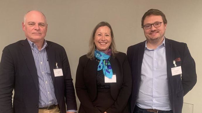 Laurent Largant, délégué général d’Afaïa (à g.), Laetitia Fourié, présidente d’Afaïa, et Antoine Tricaud, membre du bureau, et directeur bioressources et méthanisation chez Terrial, le 15 novembre à Paris, lors de la conférence de presse. © R. FOURREAUX