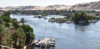 Vue depuis le Old Cataract, à Assouan, où Agatha Christie a écrit les premiers chapitres de Mort sur le Nil, paru en 1937.