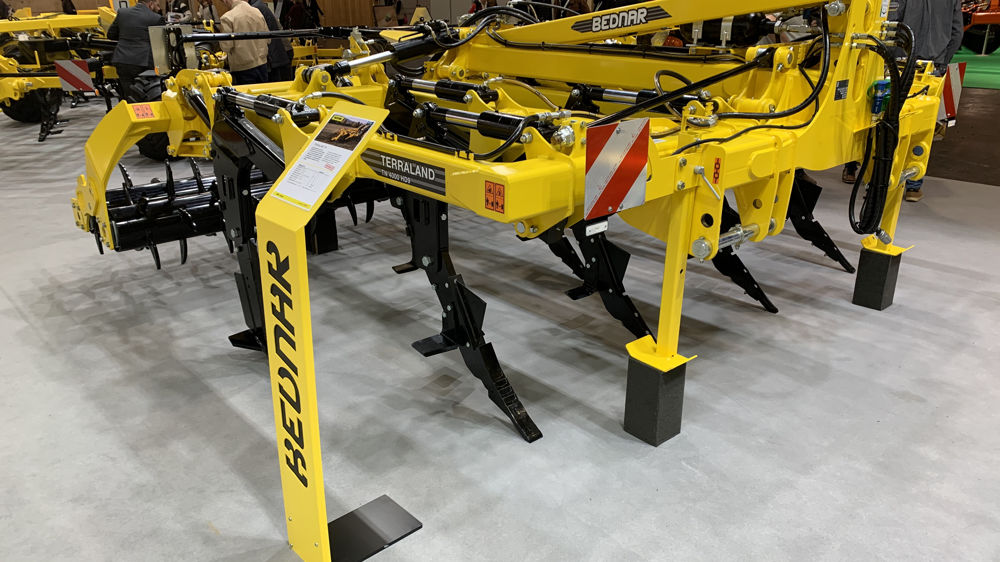 Bednar : le décompacteur Terraland TN 4000 HD9 porté se replie