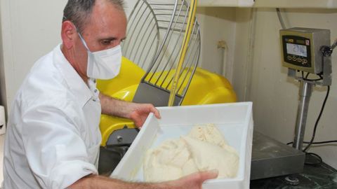 Les masques évitent surtout aux salariés de se toucher le visage.