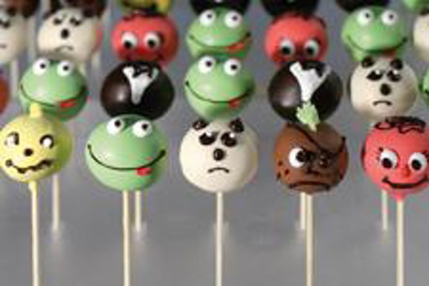 Entre gourmandise et clin d'oeil, le phénomène Cake Pops nous vient tout droit des Etats-Unis. (Photo : latoque.fr) Phénomène Cakepops. (Photo : latoque.fr)